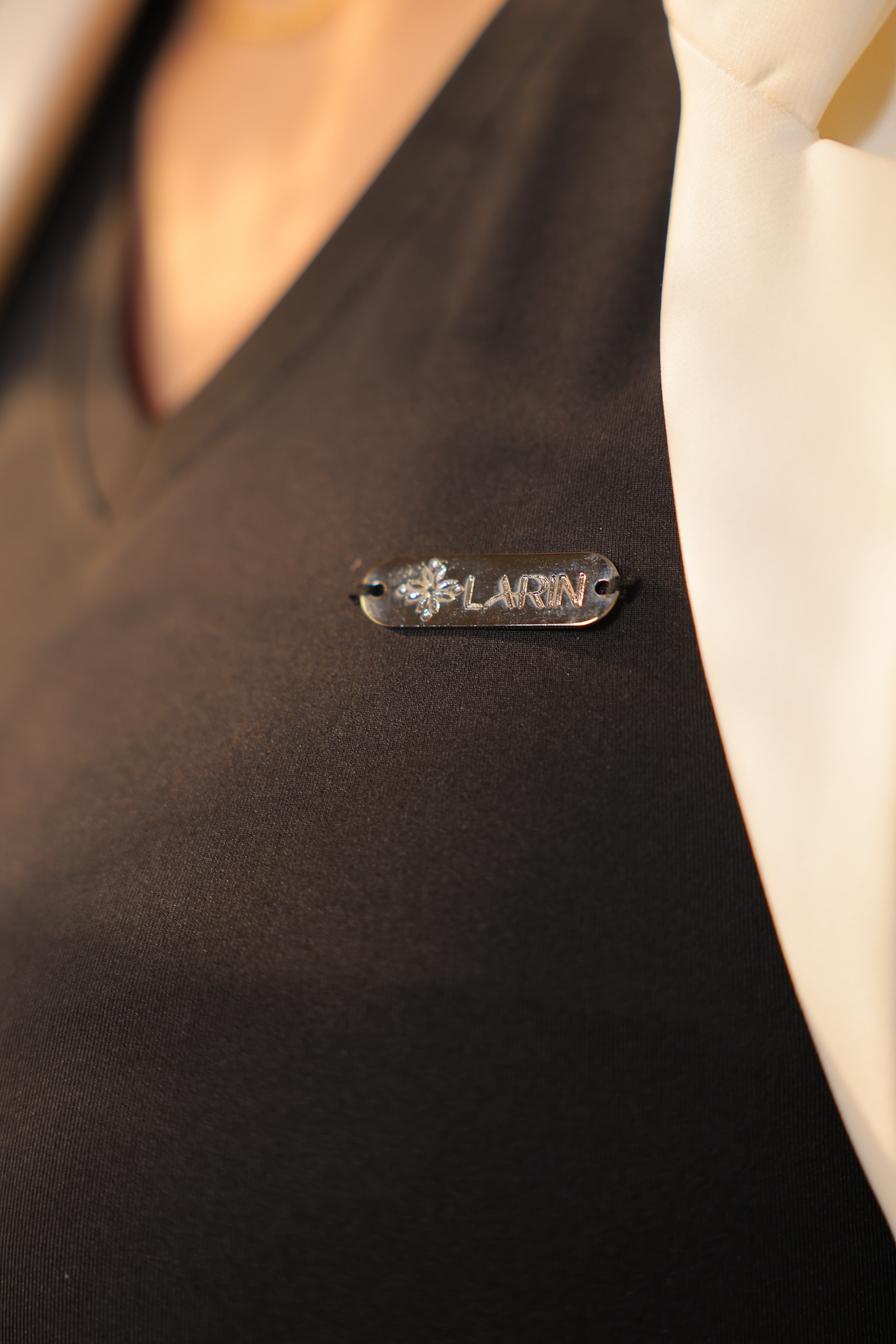 Image of بدلة رسمية بيضاء مصممة خصيصاً