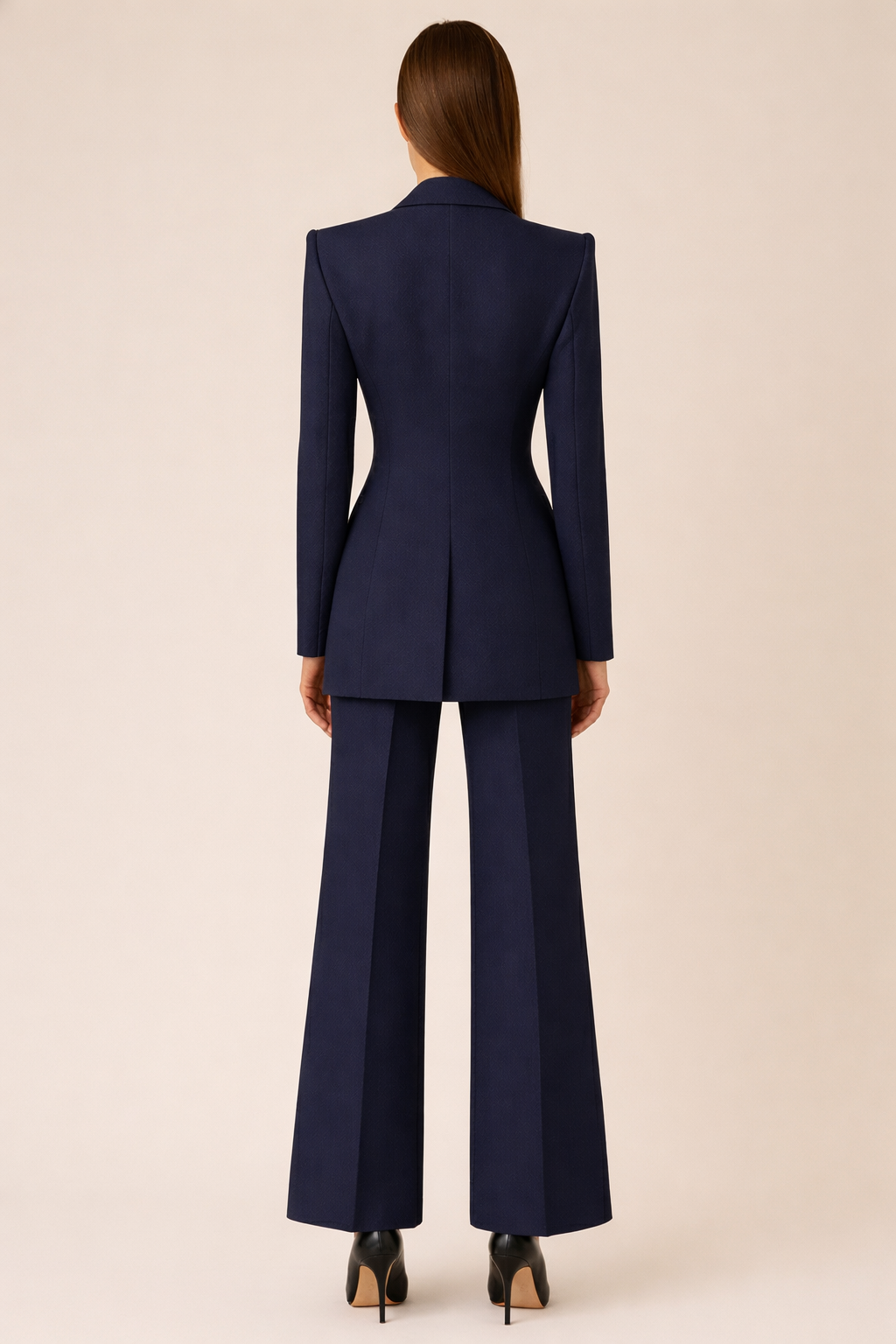 Image of بدلة بحرية مصممة بنمط هندسي