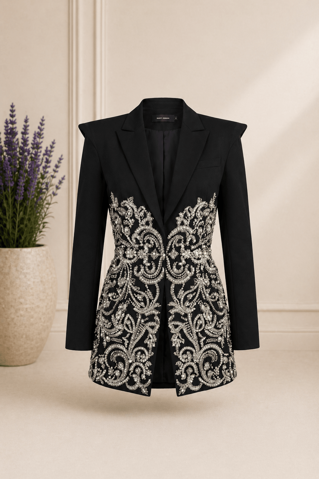 Image of Queen Black Blazer - Larin