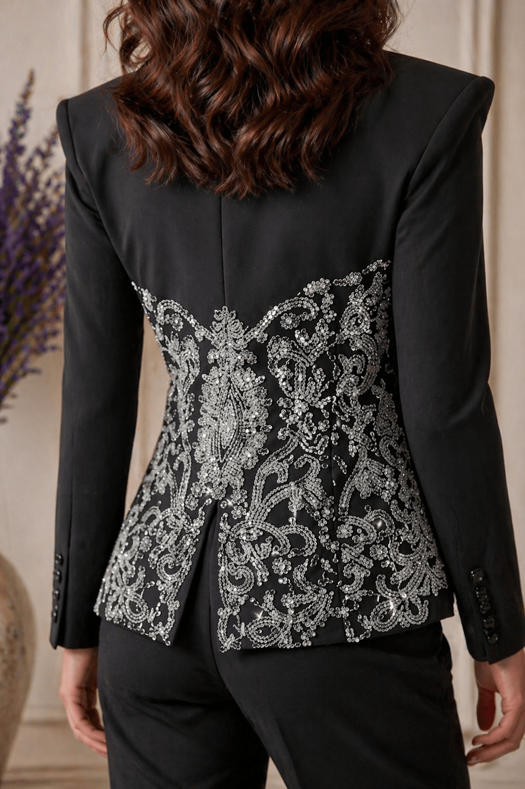 Image of Queen Black Blazer - Larin