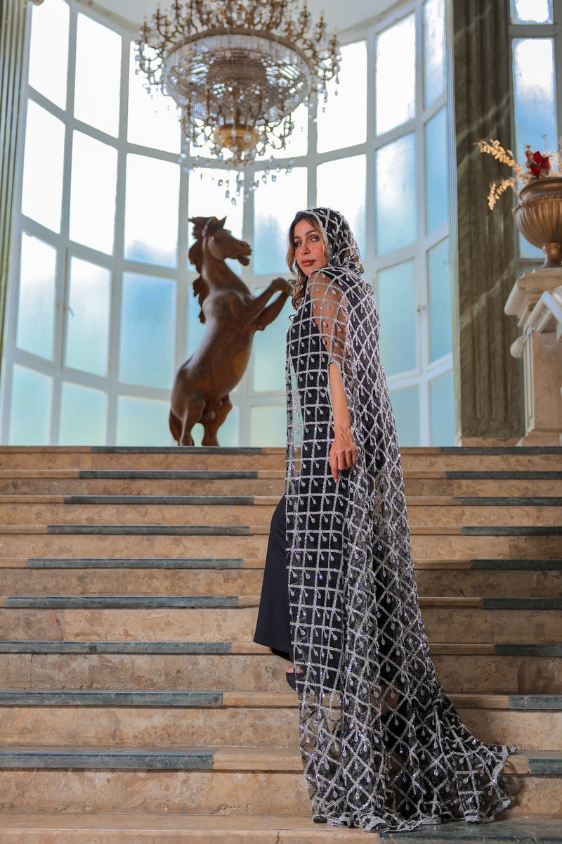 عباءة مطرزة مميزة – حضور لافت