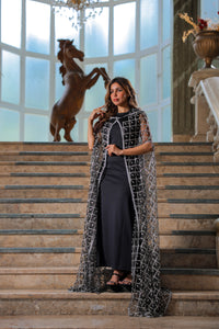 عباءة مطرزة مميزة – حضور لافت