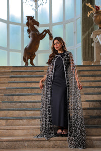 عباءة مطرزة مميزة – حضور لافت